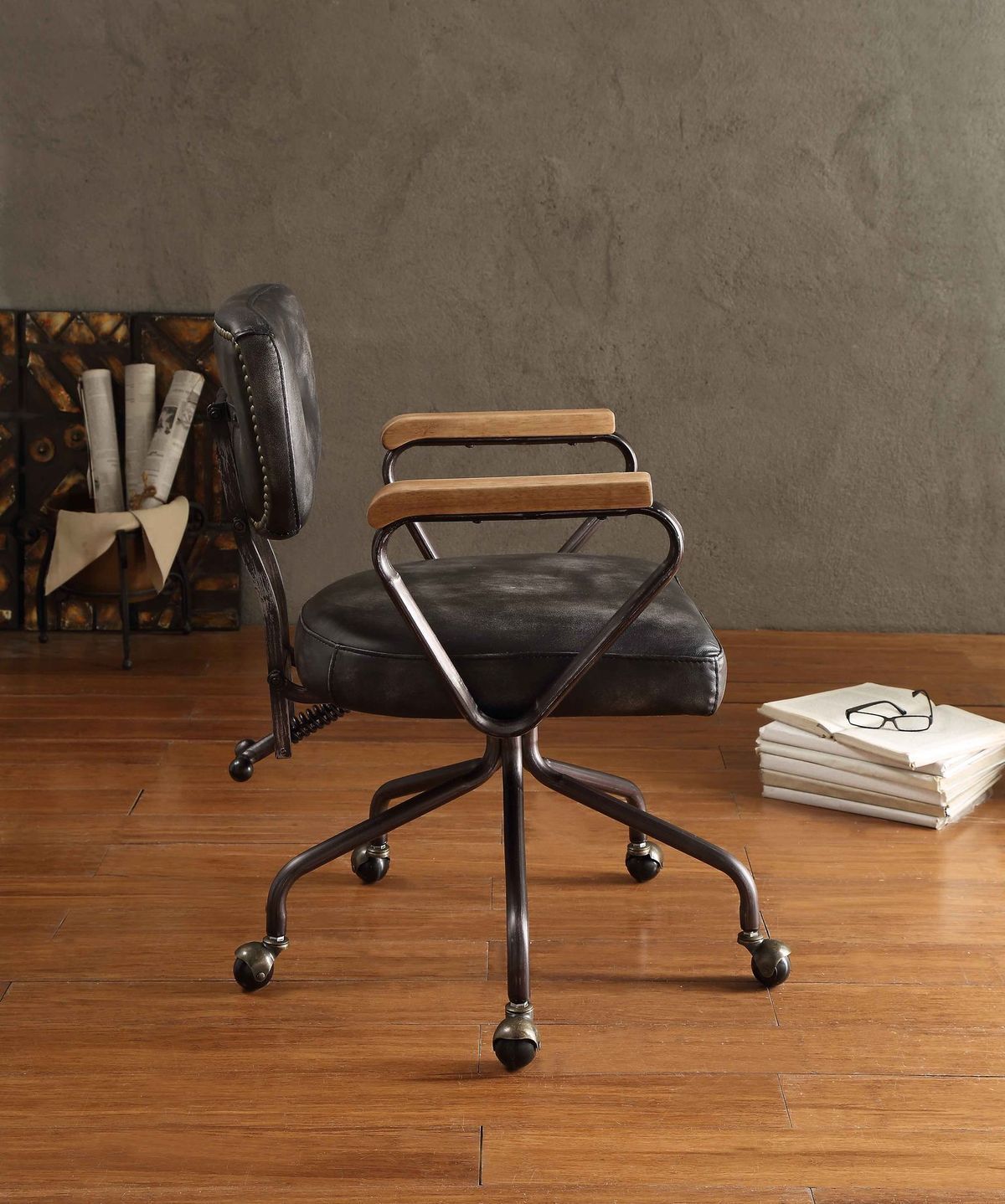 Office Chair in Vintage Black, Top Grain Leather