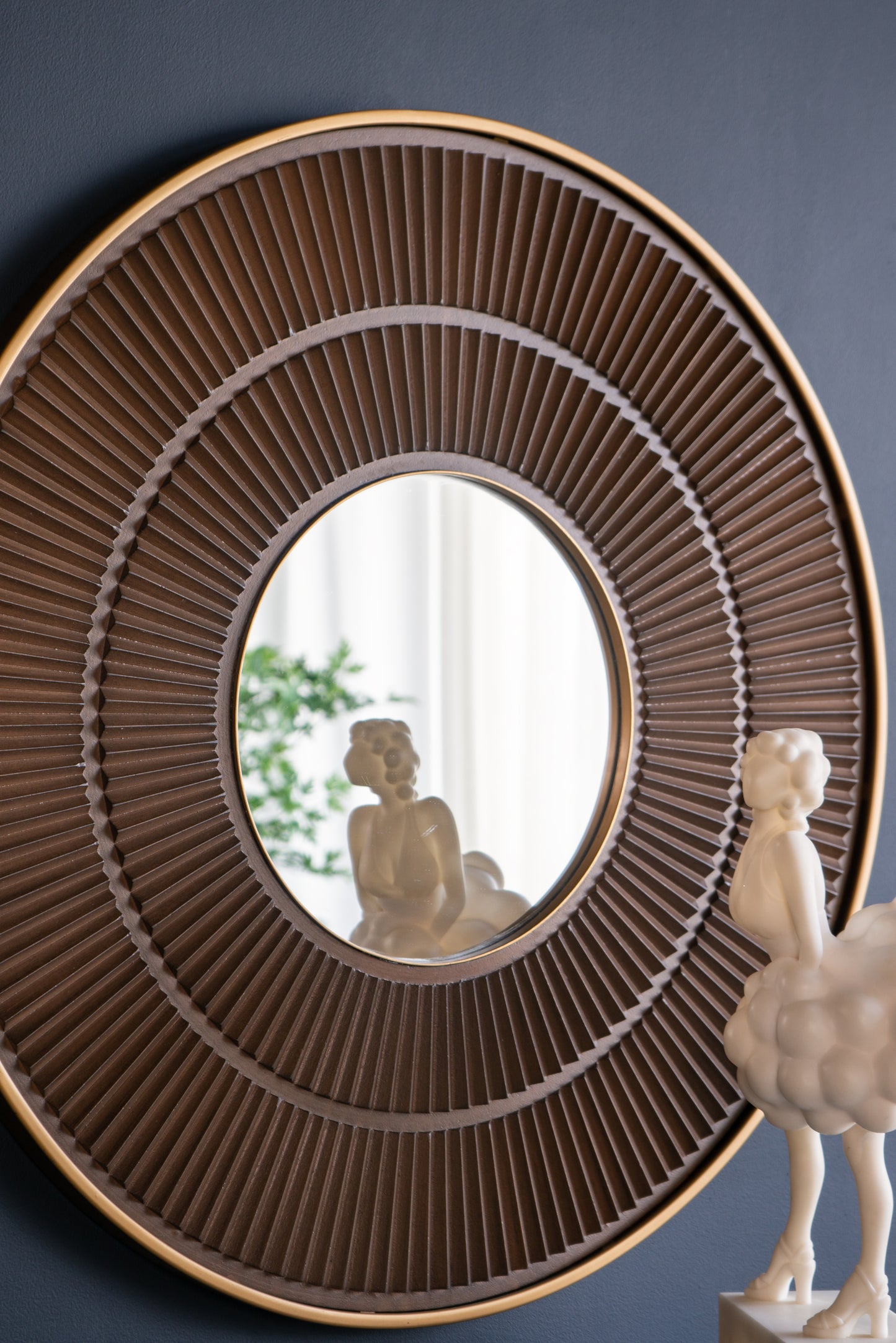 Annariitta Round Wall Mirror