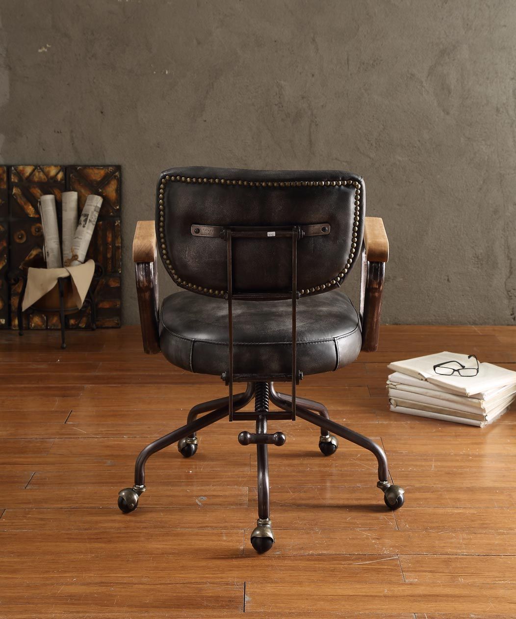 Office Chair in Vintage Black, Top Grain Leather